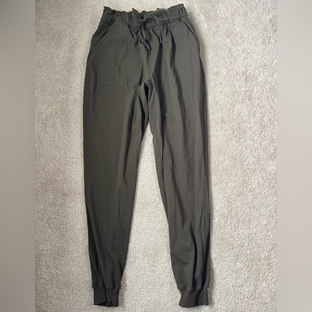 Women’s lululemon Joggers